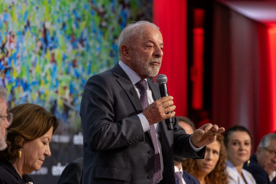 A empresários, Lula defende responsabilidade fiscal, estabilidade e soberania