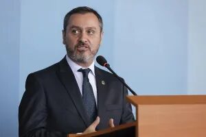André Mendonça determina afastamento do chefe da Polícia Federal