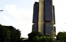 Ata do Copom: BC fala em ‘restrição adequada’ para combater inflação