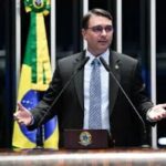 Boato sobre Flávio Bolsonaro atinge quase 1 milhão de postagens