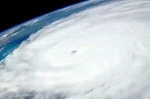 Ciclone extratropical atua em parte do país nesta terça-feira