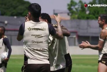 Com Plata de volta ao elenco, Flamengo desembarca em Quito