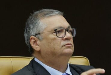 Dino suspende atividades de ONGs ligadas à produção de filme sobre Bolsonaro