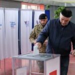 Em meio à guerra, Rússia realiza votação parlamentar sem oposição