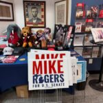 Em Michigan, republicanos tentam retratar democratas como extremistas