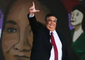 Estadão aponta que Dino atua como militante da campanha de Lula