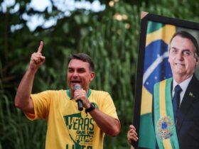 Flávio Bolsonaro confirma ida ao debate da Globo mesmo que Lula não compareça