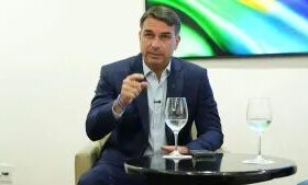 Flávio chama Lula de ‘pai do tigrinho’ e critica cassinos on-line