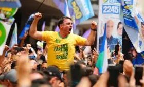 Flávio confirma presença no debate da TV Globo