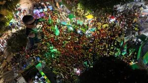 Flávio defende impeachment de Moraes em Belém