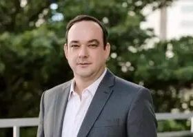 Flávio Roscoe testa positivo para covid-19 e fica fora de debate