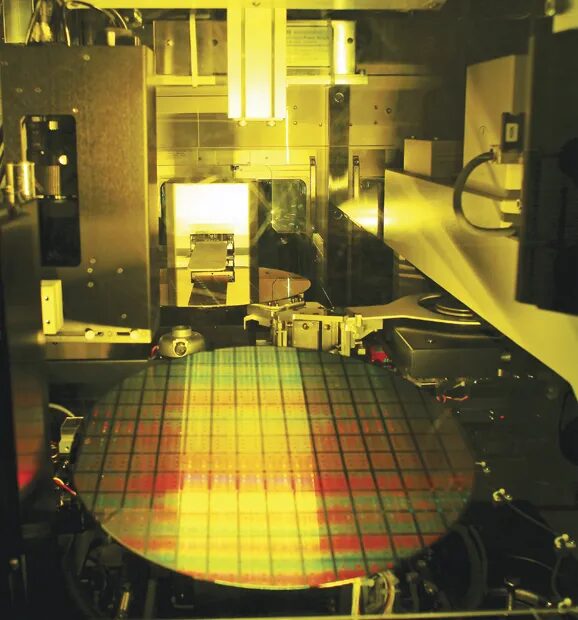 Japonesa Resonac desenvolve placas que podem produzir quatro vezes mais chips