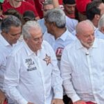 Lula inicia ato de campanha em Salvador e reúne multidão no Farol da Barra