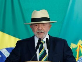 Lula volta a defender fim do fundo eleitoral e cobra reforma política