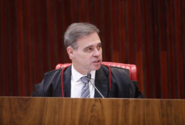 Mendonça envia processo sobre Moraes à presidência do STF