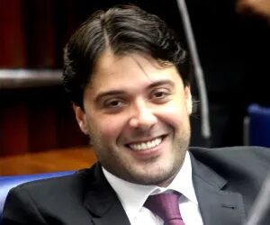 PF apreende R$ 220 mil em operação sobre apoio eleitoral de facção na Paraíba