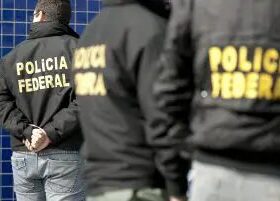 PF prende homem armado com R$ 1 milhão suspeito de crime eleitoral
