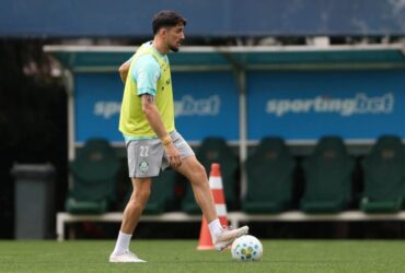 Piquerez relembra virada histórica e convoca torcida do Palmeiras contra a LDU