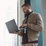 Qual o melhor notebook para carregar e ter praticidade no dia a dia?
