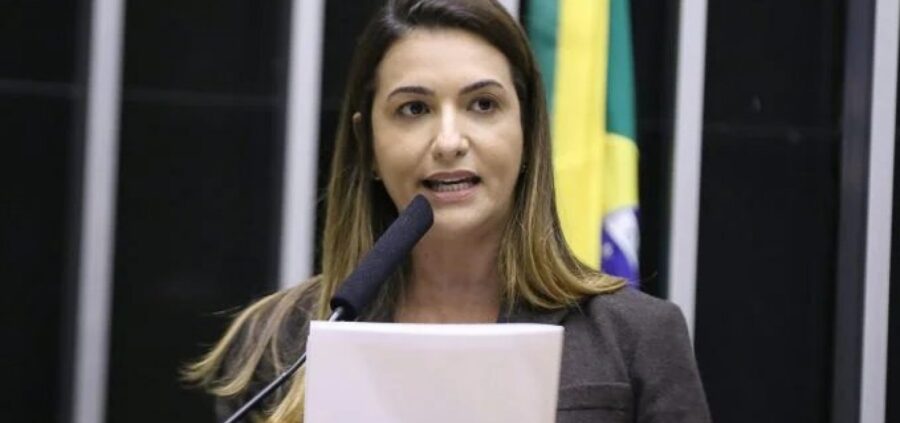 Roberta Roma sente dor no peito durante agenda de campanha e será transferida para Salvador