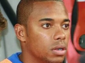 Robinho reduz pena em 301 dias com leitura e estudos na prisão