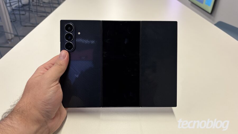 Samsung pode antecipar dobrável para brigar com iPhone Duo
