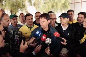 Tarcísio vê ‘dois times’ em choque no STF e diz que tribunal está ‘sangrando’