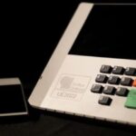 TSE proíbe óculos inteligentes na cabine de votação nas eleições de 2026