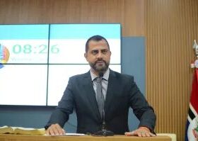 Vereador tem orelha decepada durante assalto em casa