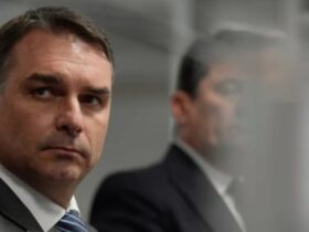Viagens e imóveis aproximam Flávio Bolsonaro de advogado investigado no caso do INS
