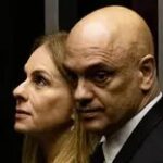 Vídeo mostra Moraes e mulher desembarcando de jatinho ligado a Vorcaro