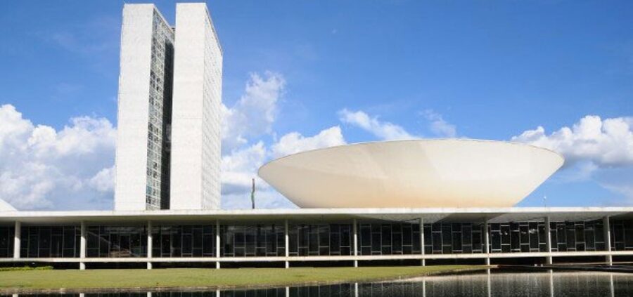 Bancada feminina cresce 21,1% e Câmara terá 109 deputadas em 2027