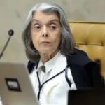 Cármen Lúcia vota em colégio de Belo Horizonte