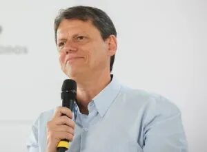 Datafolha: Tarcísio tem 56% dos votos válidos no 1º turno