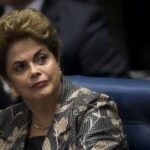Dilma é vaiada enquanto espera para votar em Belo Horizonte