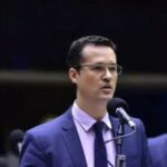Flávio e Moro pedem votos para Deltan mesmo com candidatura barrada pelo TSE