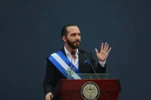 FMI destaca segurança e confiança na economia de El Salvador