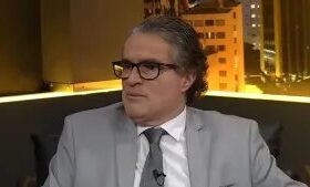 Força nas ruas é diferencial de Flávio no 2º turno, avalia diretor do Paraná Pesquisas