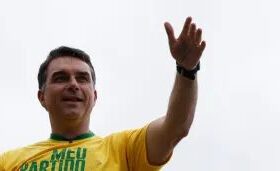 Instagram de Flávio Bolsonaro supera 1 bi de visualizações em 30 dias