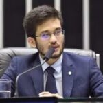 Kataguiri promete renunciar ao mandato se Renan Santos ficar com 3% na eleição