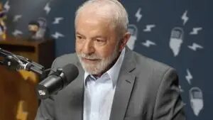 Lula vai a podcast no horário do debate na Globo