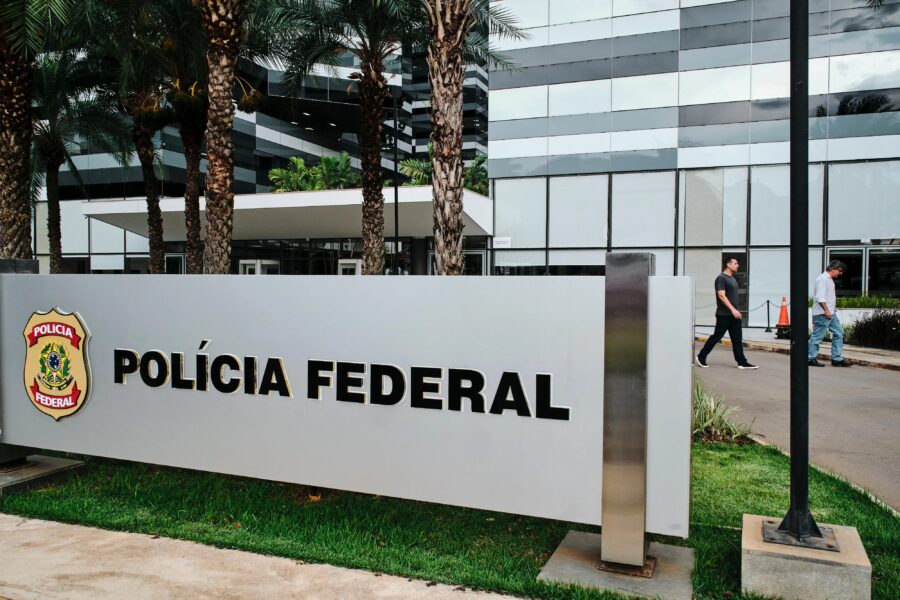 PF arquiva pedido da AGU para investigar suspeita de interferência estrangeira nas eleições