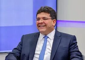Rafael Fonteles (PT) é reeleito governador do Piauí