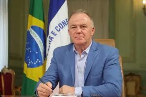 Renato Casagrande (PSB) e Evair de Melo (Republicanos) são eleitos senadores no Espírito Santo