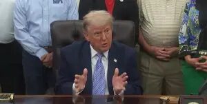 Trump critica eleição nos EUA e elogia apuração no Brasil