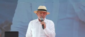A 17 dias da eleição, Lula é reprovado por 53% dos brasileiros, diz pesquisa