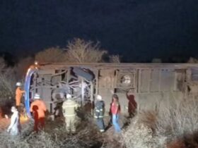 Acidente com ônibus deixa sete mortos e 13 feridos na Bahia