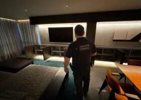 Agentes apreendem documentos em distribuidora alvo da Carbono Oculto