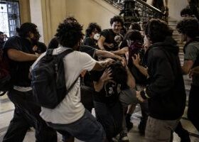 Aluno que ajudou a espancar colega acusado de nazismo na UFRJ é réu por estupro de vulnerável
