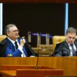 Análise: Ao expor suspeita sobre o PCC, Dino desafia Mendonça e vulnerabiliza Flávio Bolsonaro